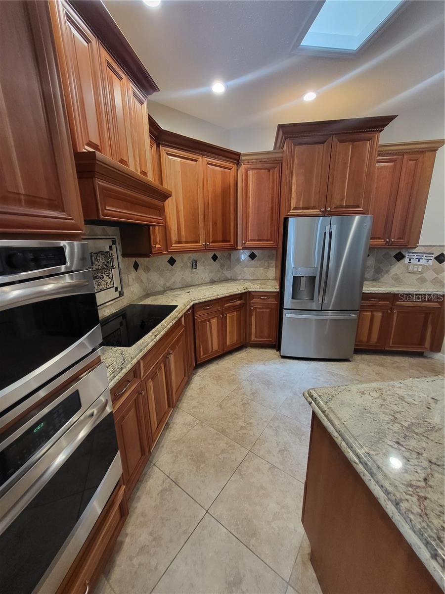 2002 CIMMARON RUN DR, VALRICO, FL, 33594