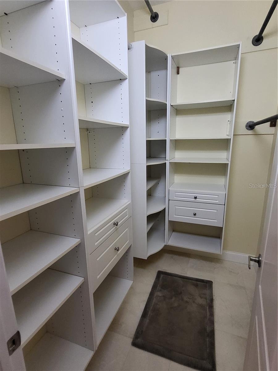 2002 CIMMARON RUN DR, VALRICO, FL, 33594