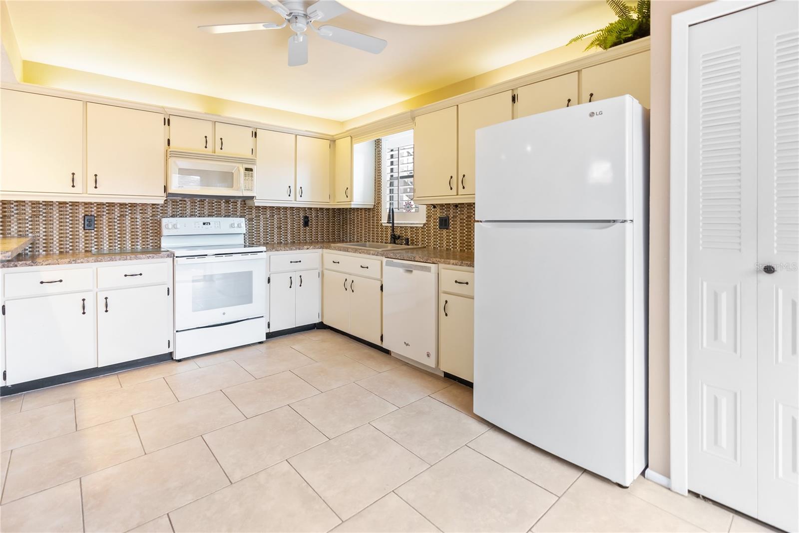 5400 34TH ST W #D12, BRADENTON, FL, 34210