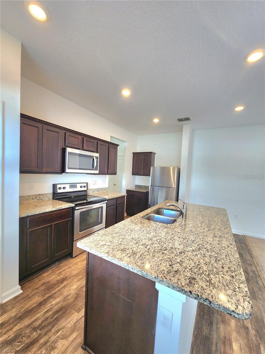 15598 MERLIN AVE, MASCOTTE, FL, 34753