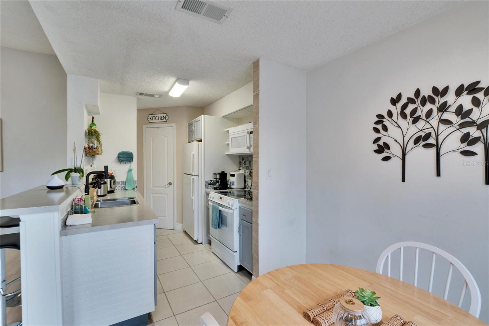 8647 FANCY FINCH DR #203, TAMPA, FL, 33614