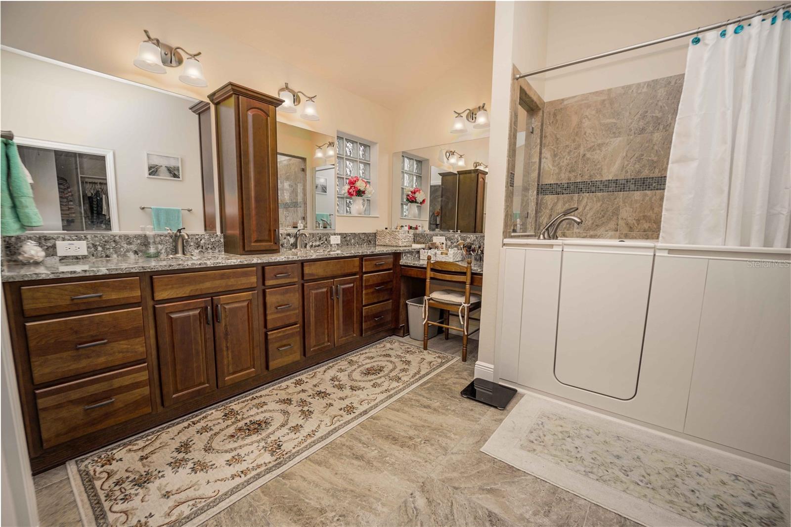 11189 ROZ WAY, OXFORD, FL, 34484