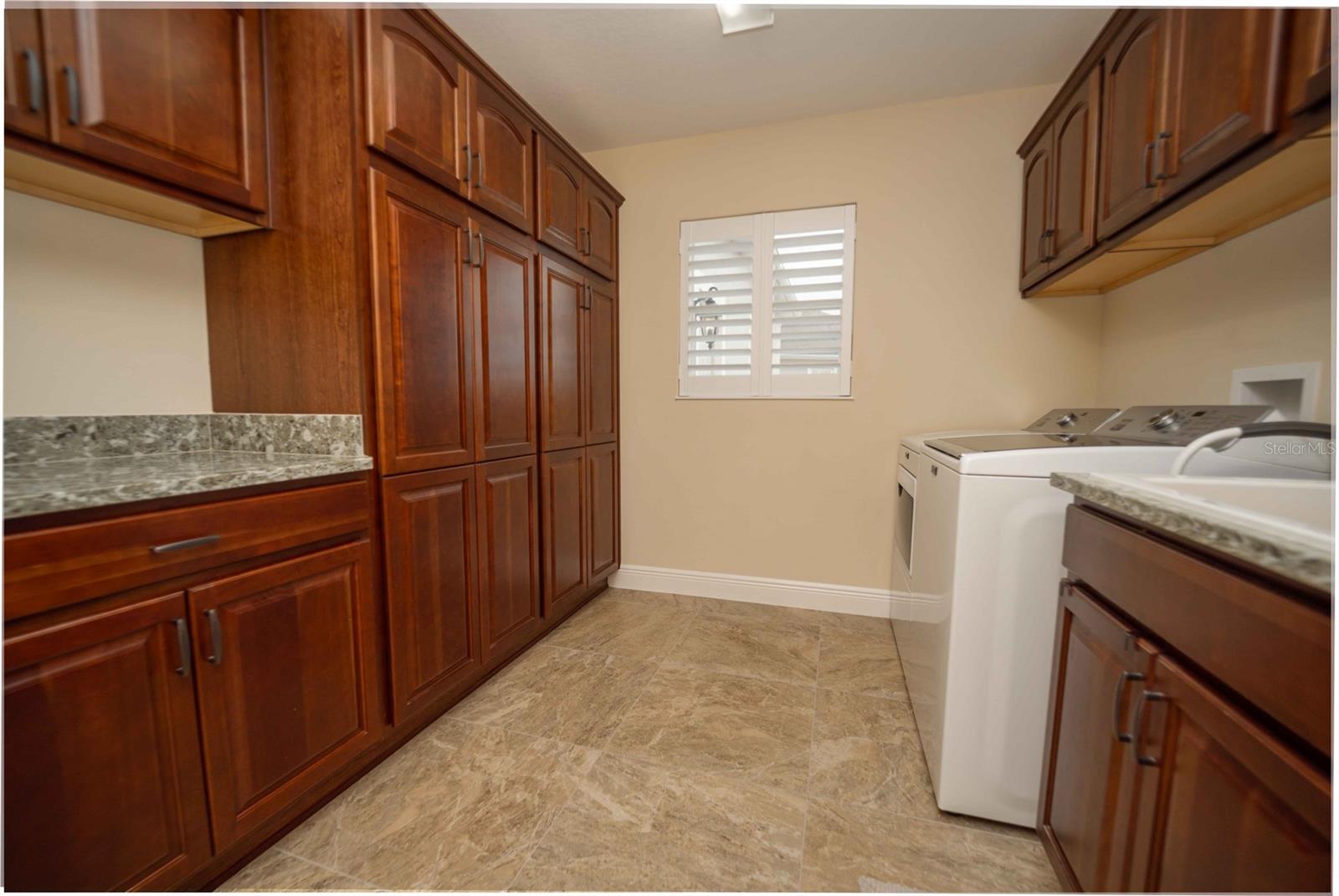 11189 ROZ WAY, OXFORD, FL, 34484