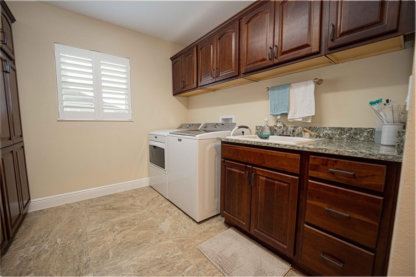 11189 ROZ WAY, OXFORD, FL, 34484
