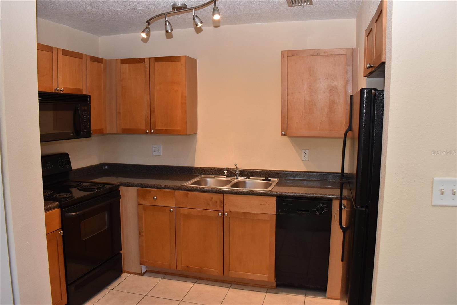 108 POMPANO DR SE #D, ST PETERSBURG, FL, 33705
