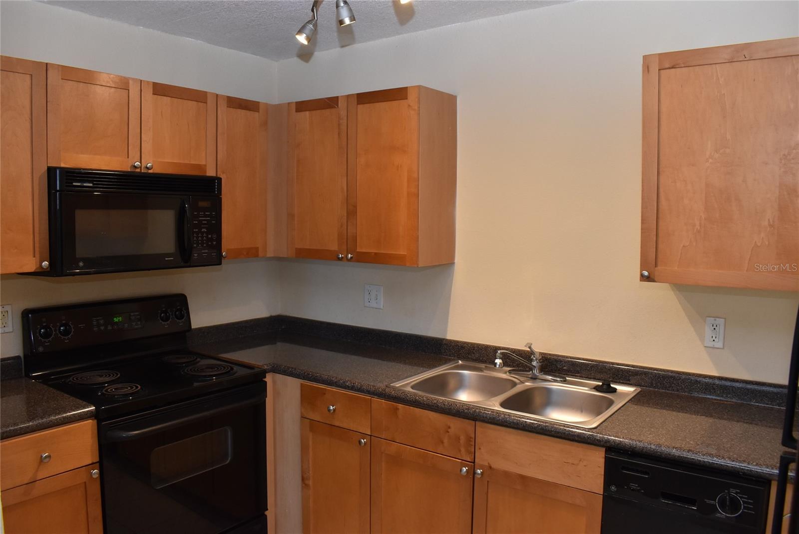108 POMPANO DR SE #D, ST PETERSBURG, FL, 33705