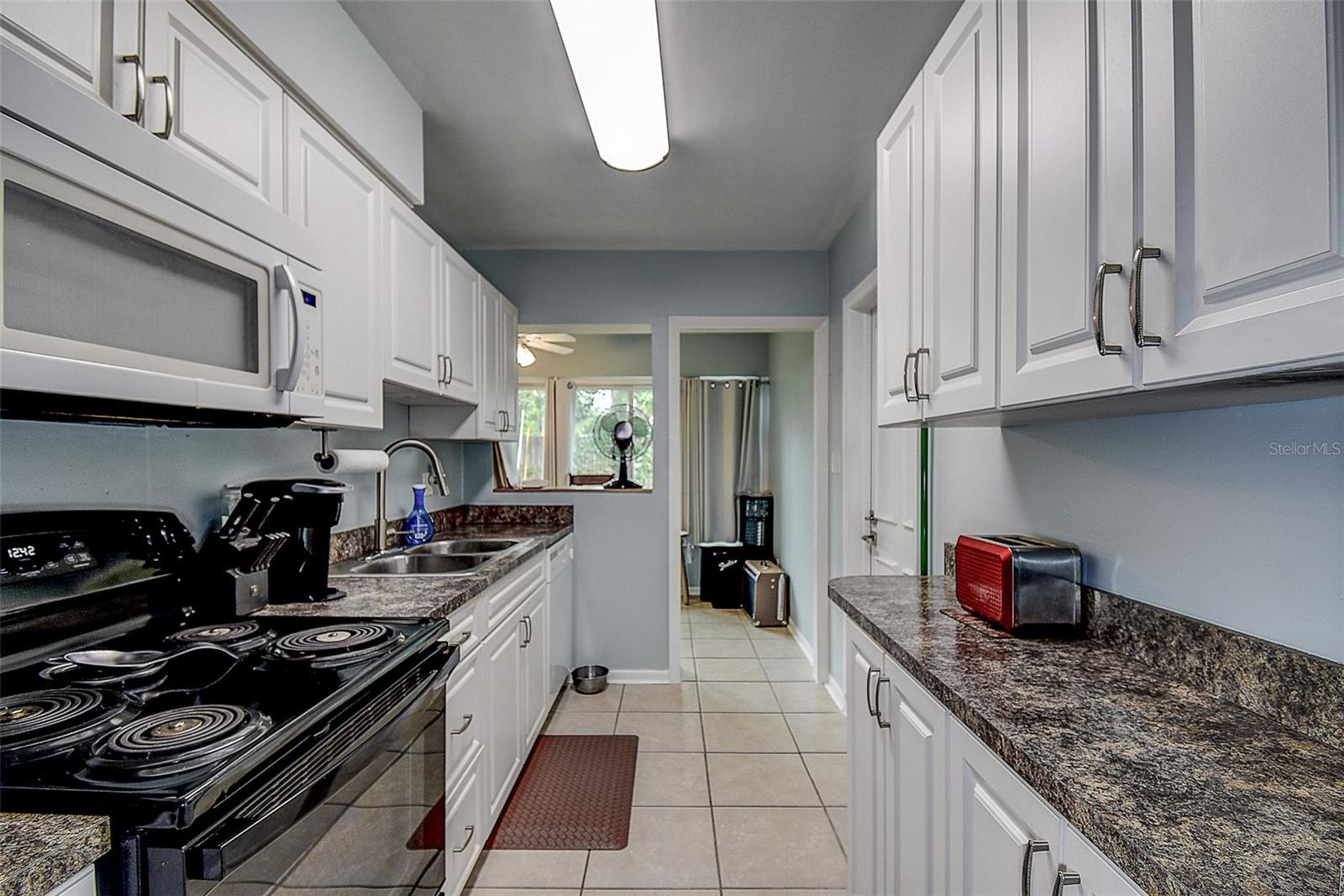 8358 CANDLEWOOD RD, SEMINOLE, FL, 33777