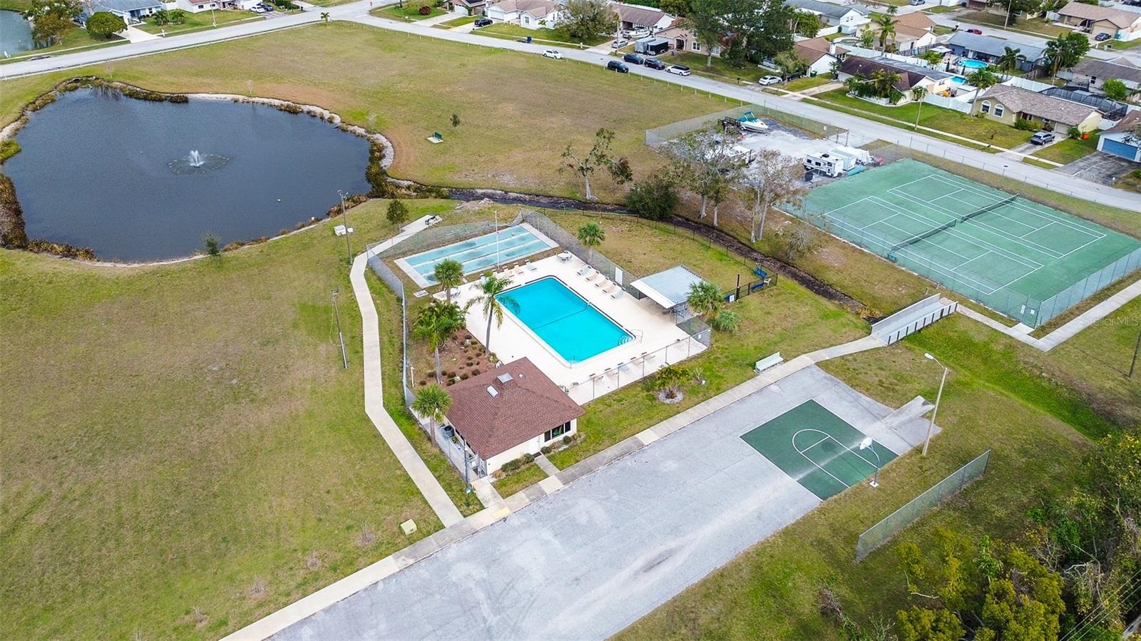 8358 CANDLEWOOD RD, SEMINOLE, FL, 33777