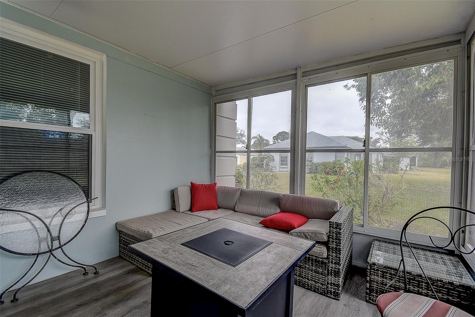 8358 CANDLEWOOD RD, SEMINOLE, FL, 33777