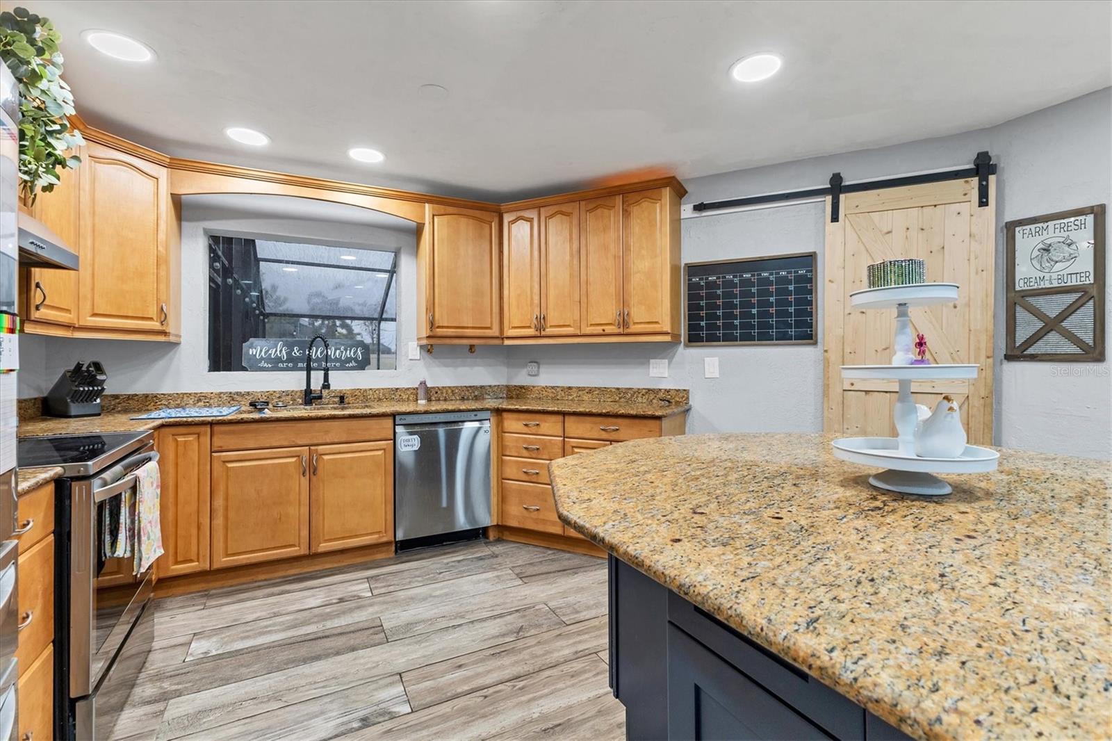 1826 E LEEWYNN DR, SARASOTA, FL, 34240