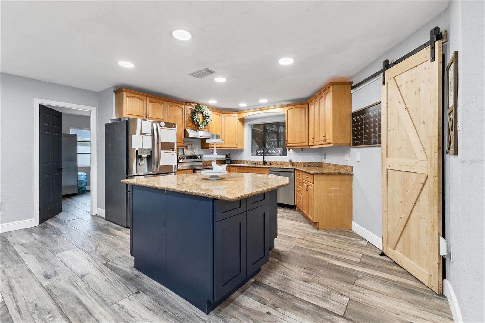 1826 E LEEWYNN DR, SARASOTA, FL, 34240