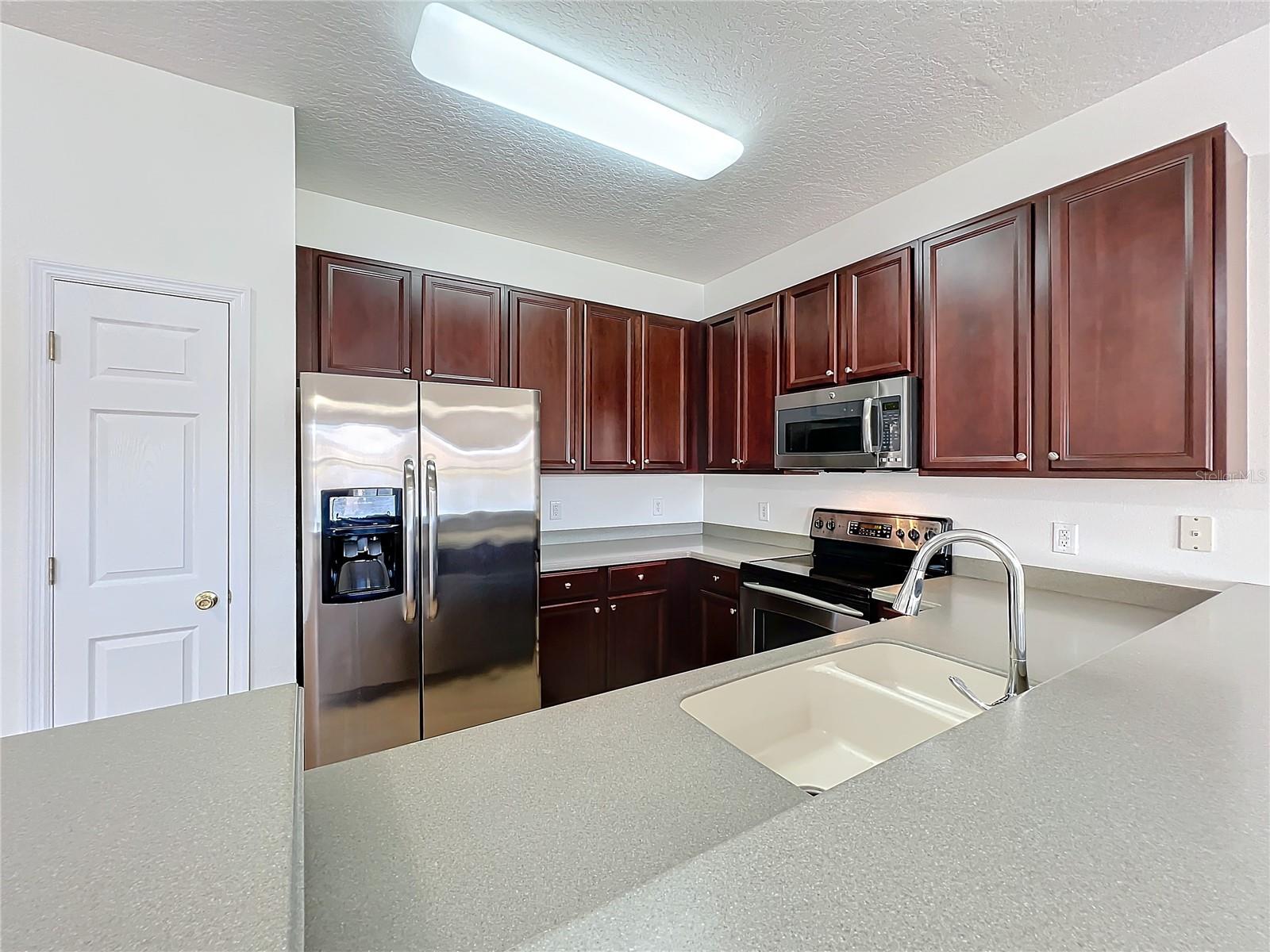 812 PARK GROVE CT, ORLANDO, FL, 32828