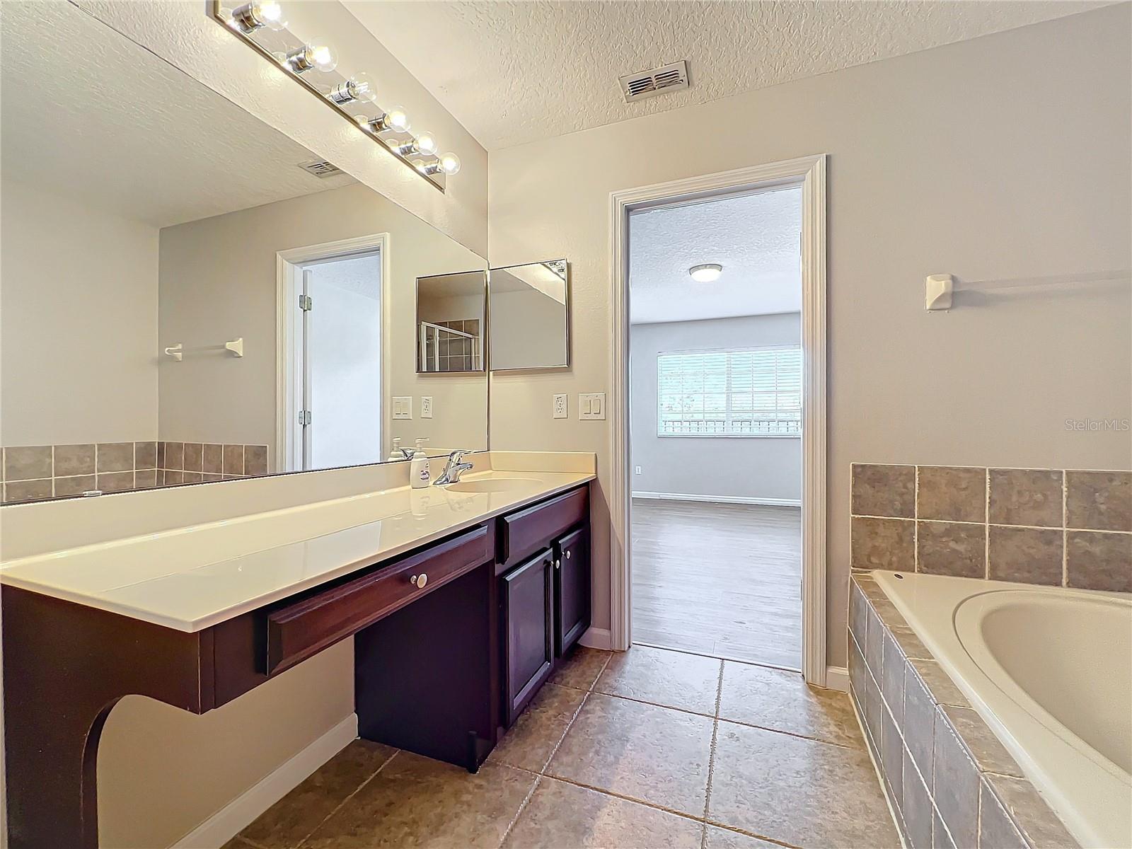 812 PARK GROVE CT, ORLANDO, FL, 32828