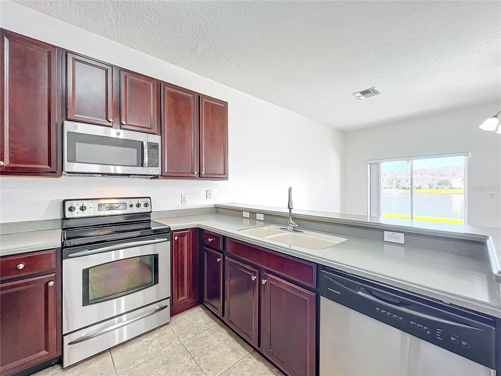 812 PARK GROVE CT, ORLANDO, FL, 32828