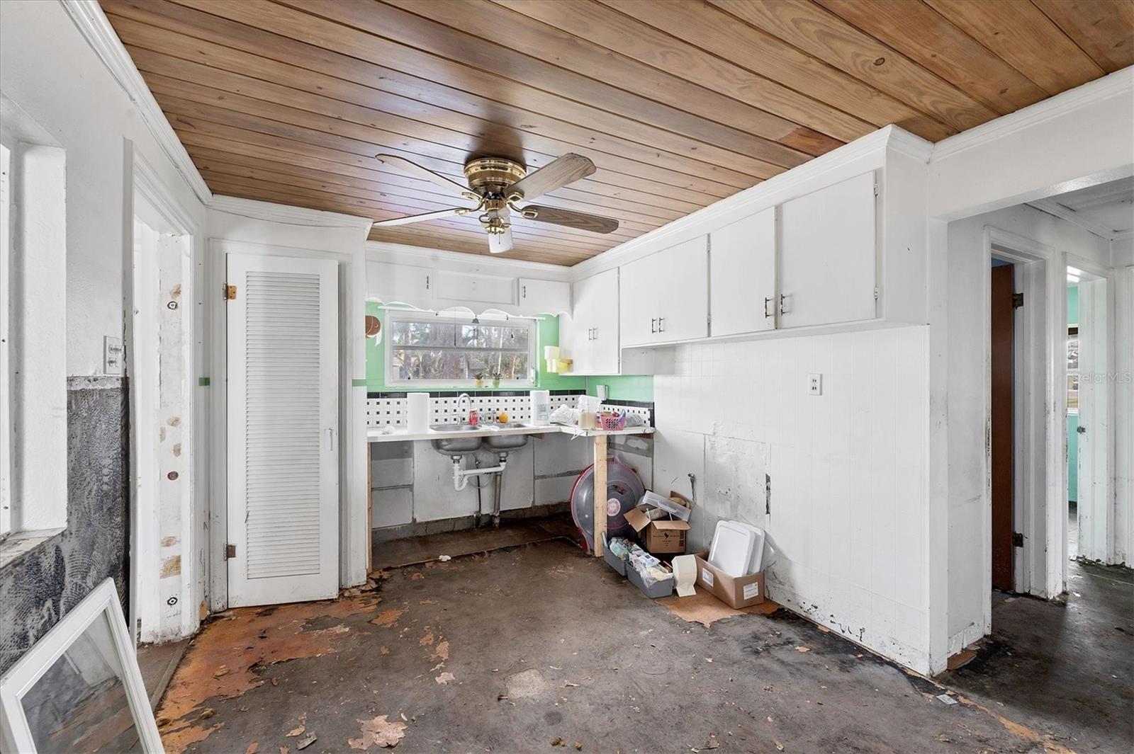 321 S MANGO ST, ENGLEWOOD, FL, 34223