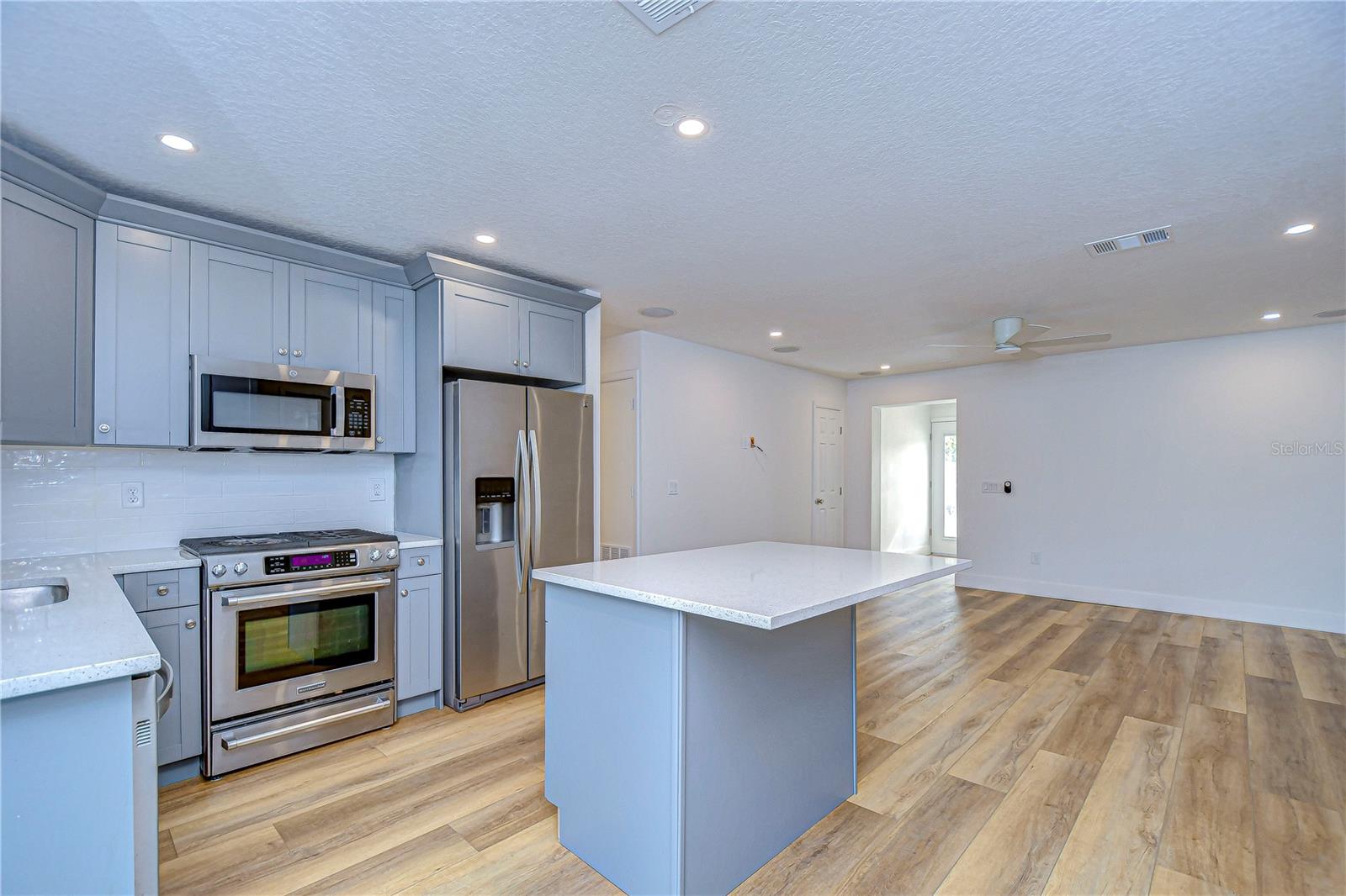 1205 W HOLLYWOOD ST, TAMPA, FL, 33604