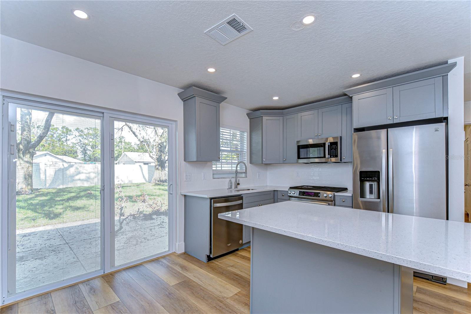 1205 W HOLLYWOOD ST, TAMPA, FL, 33604