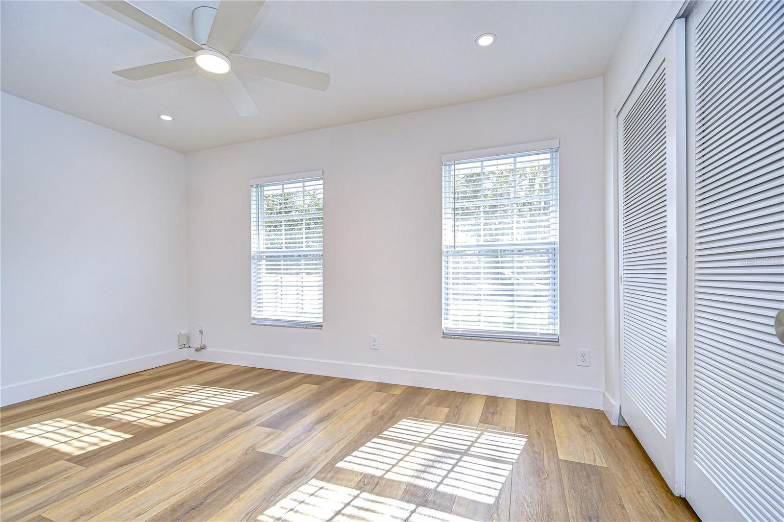 1205 W HOLLYWOOD ST, TAMPA, FL, 33604
