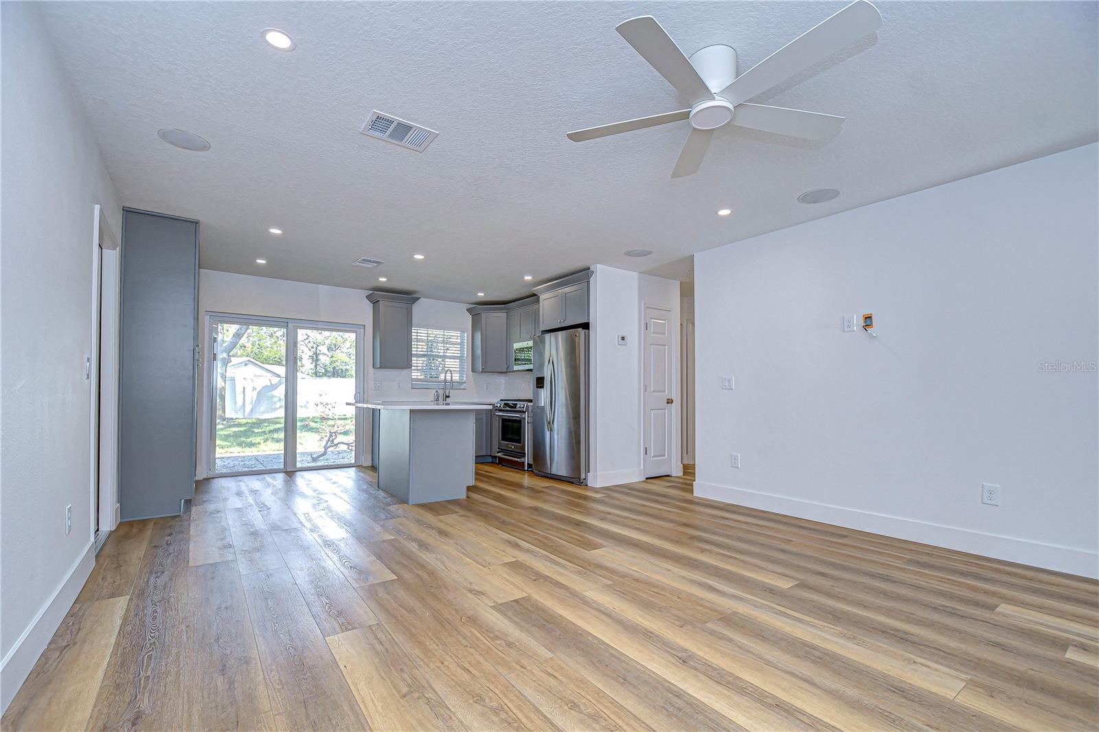 1205 W HOLLYWOOD ST, TAMPA, FL, 33604
