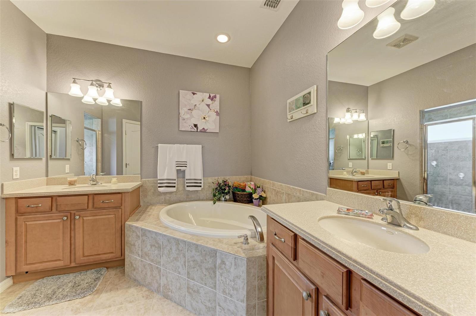 136 RIVER ENCLAVE CT, BRADENTON, FL, 34212