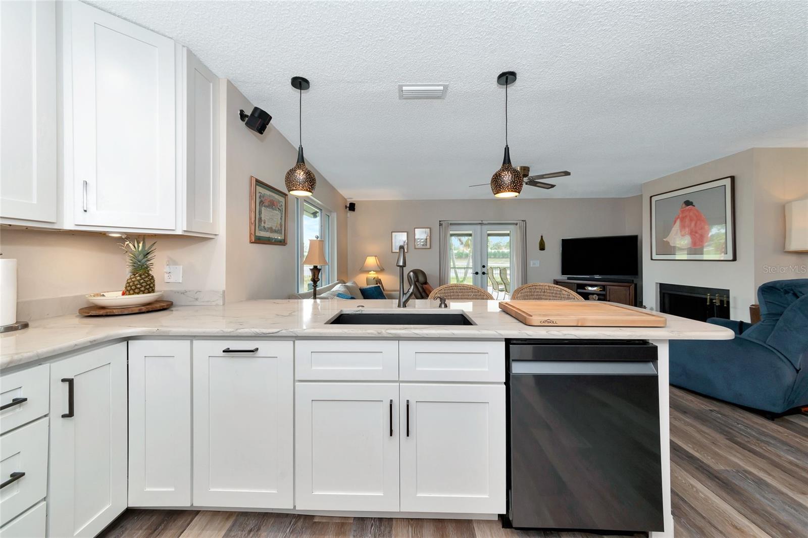 2154 LAKEWOOD DR, NOKOMIS, FL, 34275