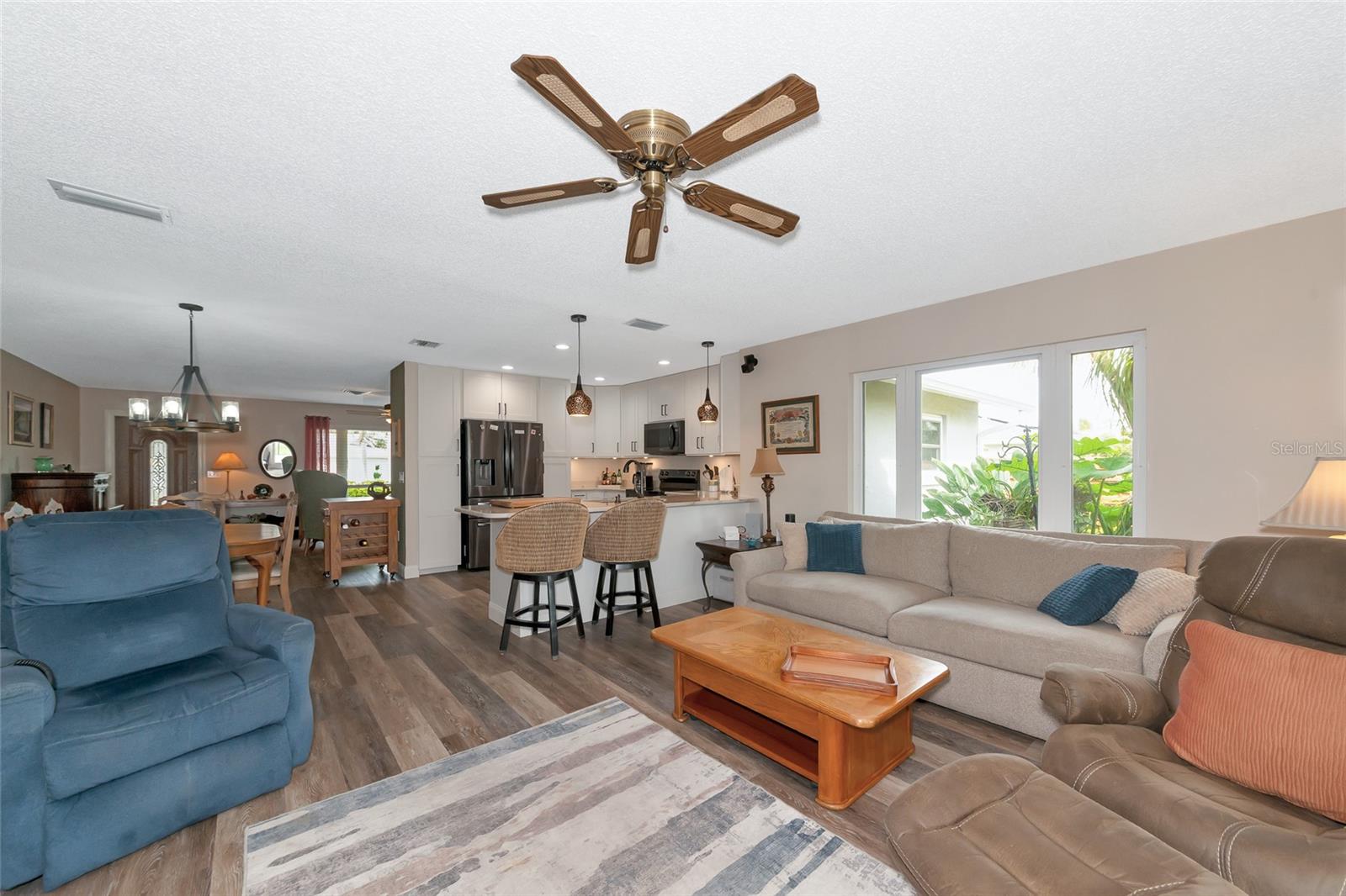 2154 LAKEWOOD DR, NOKOMIS, FL, 34275