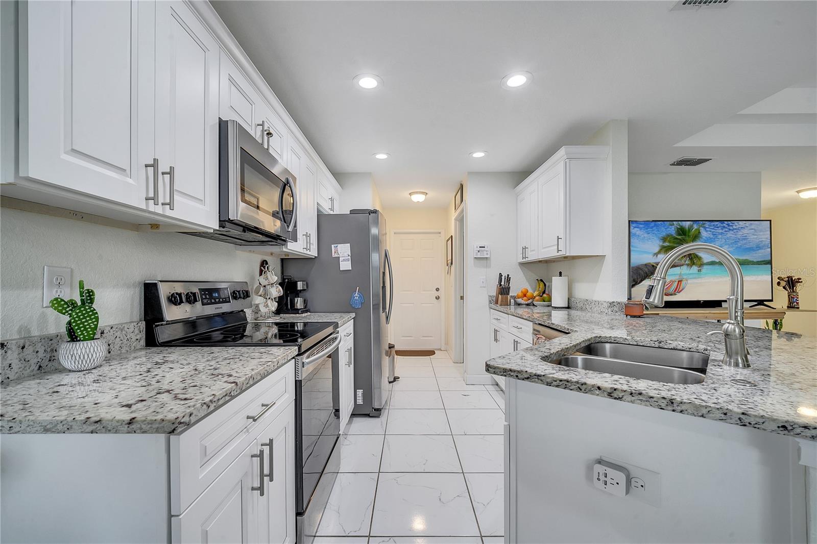203 NORTH CIR, DAVENPORT, FL, 33837