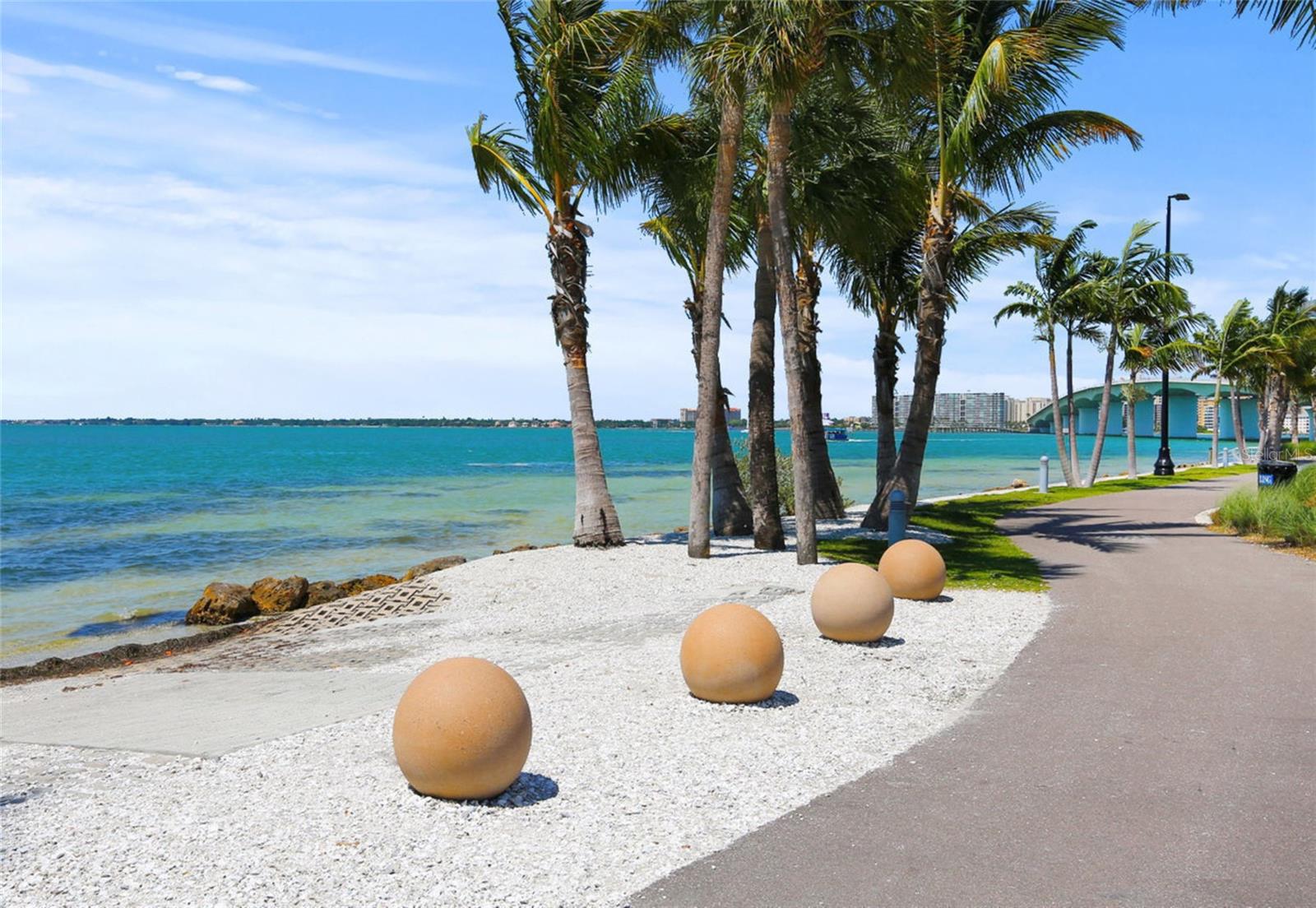 72 N SCHOOL AVE, SARASOTA, FL, 34237