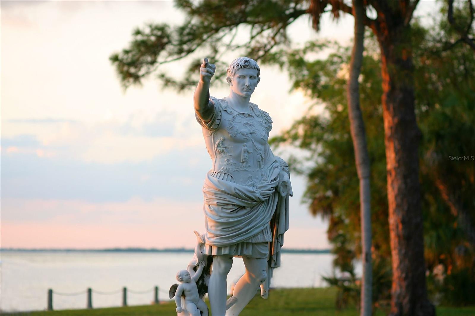 72 N SCHOOL AVE, SARASOTA, FL, 34237