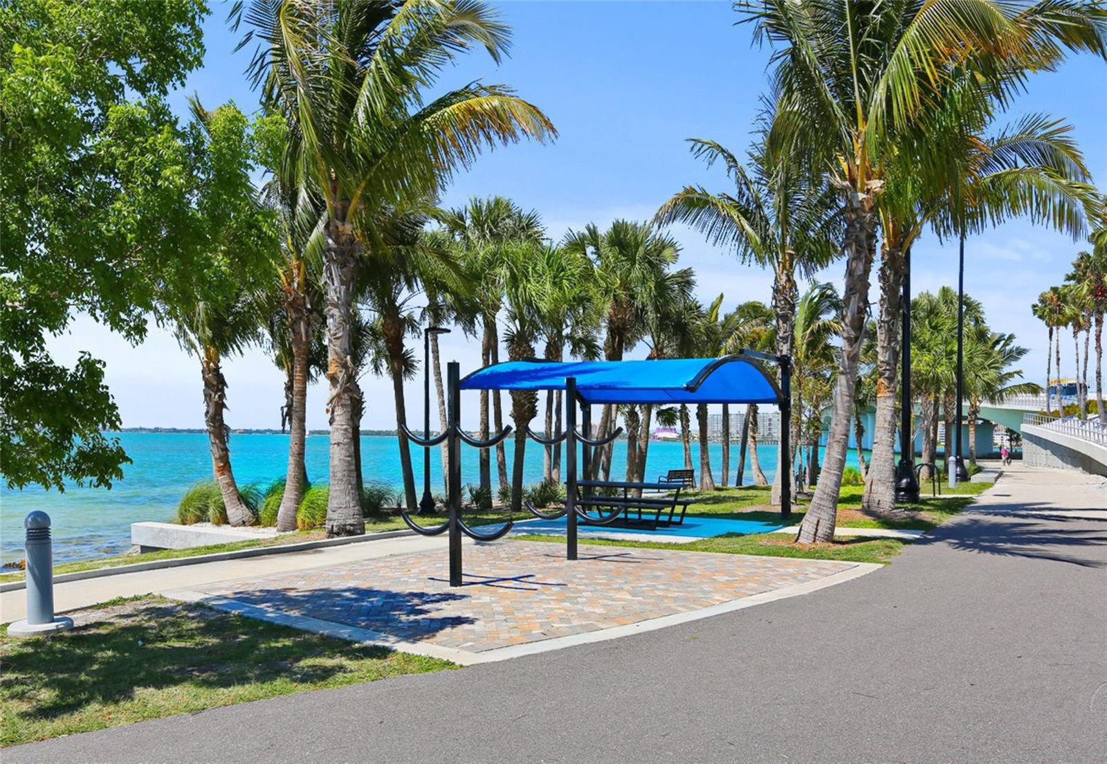 72 N SCHOOL AVE, SARASOTA, FL, 34237