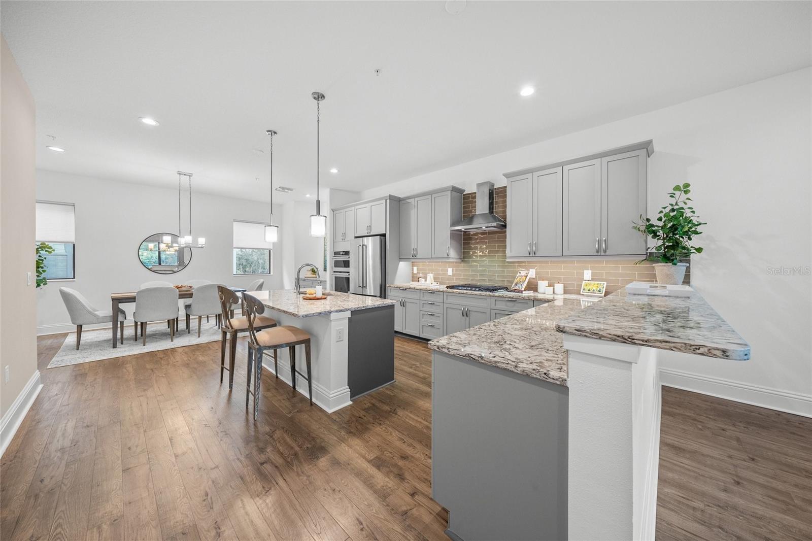 72 N SCHOOL AVE, SARASOTA, FL, 34237