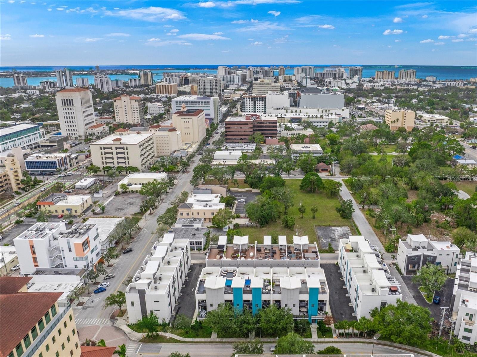 72 N SCHOOL AVE, SARASOTA, FL, 34237