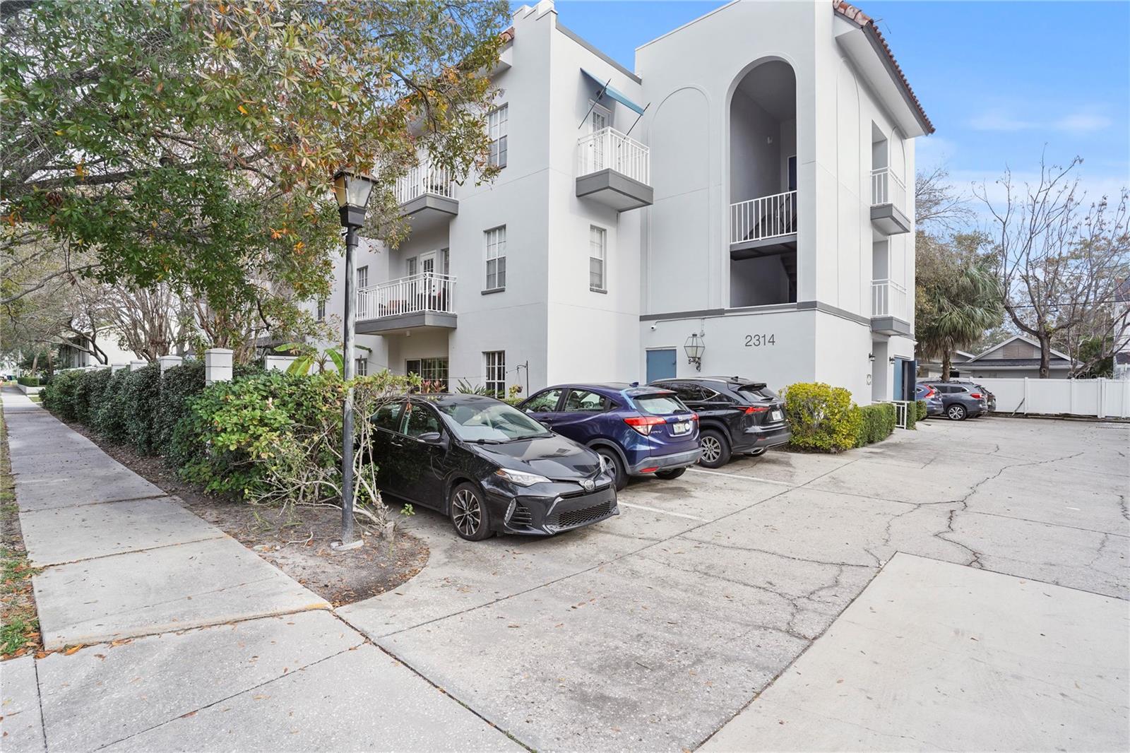 2314 S CLEWIS CT #201, TAMPA, FL, 33629