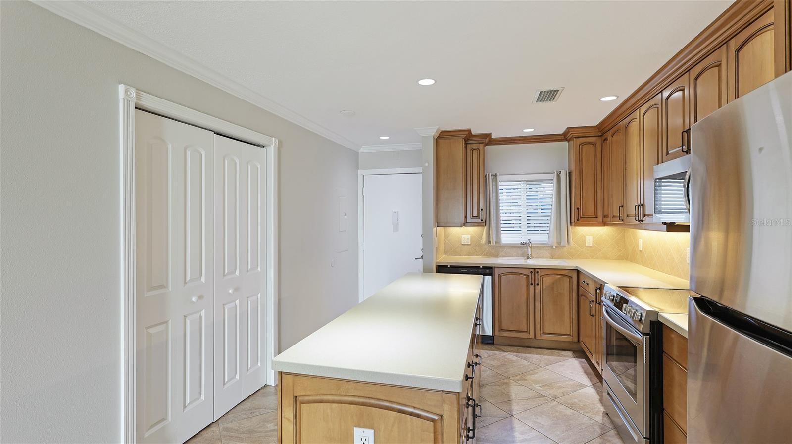 1608 STICKNEY POINT RD #1608-102, SARASOTA, FL, 34231