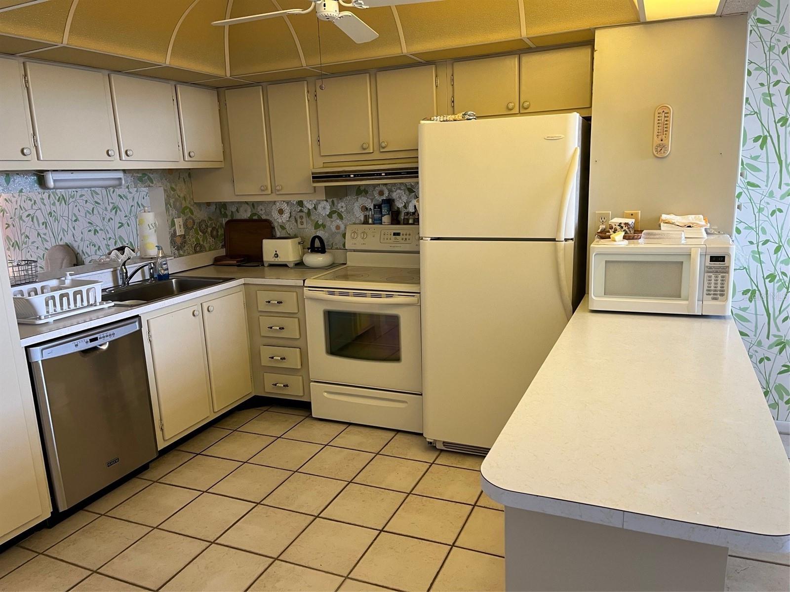 17580 GULF BLVD #320, REDINGTON SHORES, FL, 33708