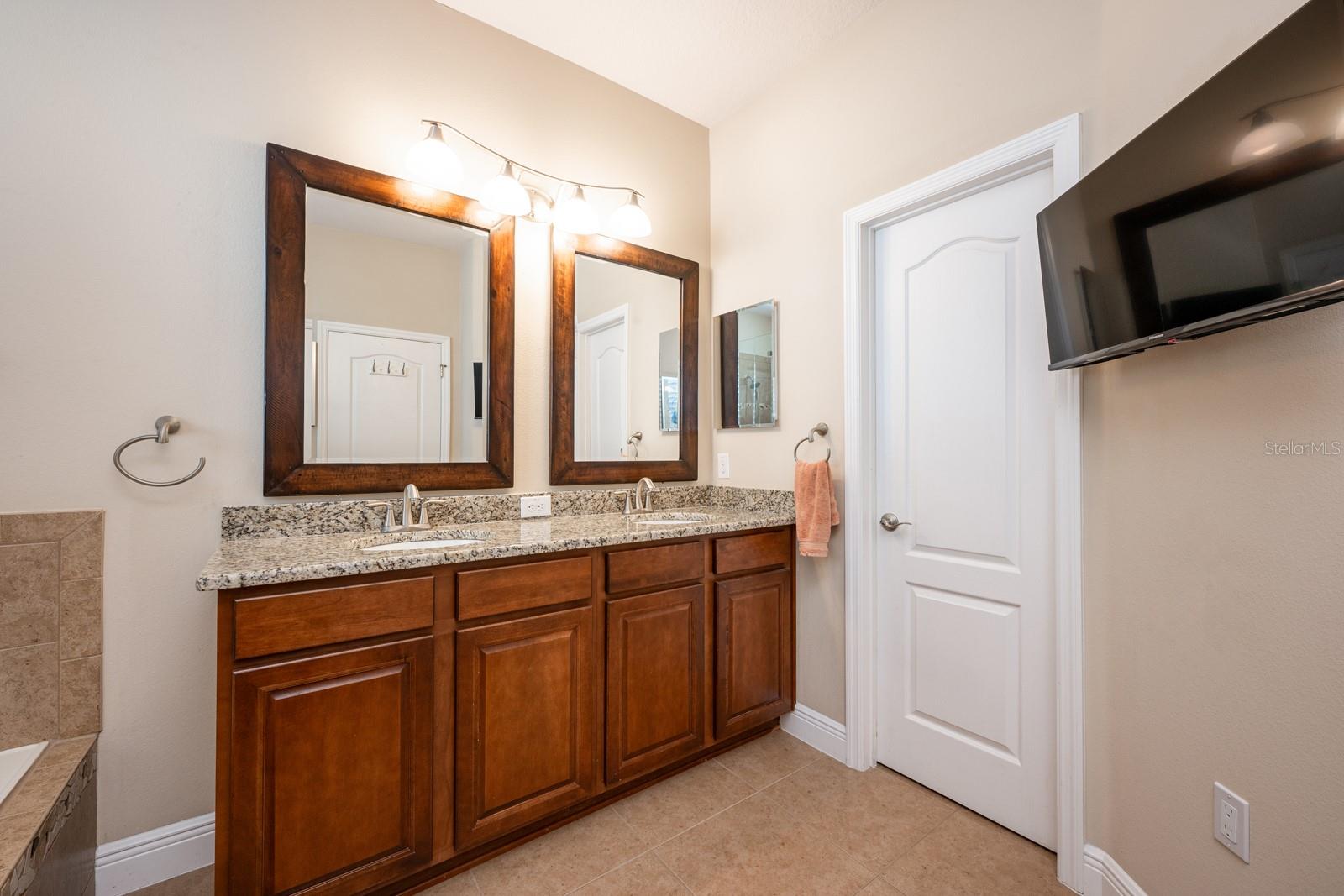 863 STRATHMORE DR, ORLANDO, FL, 32803