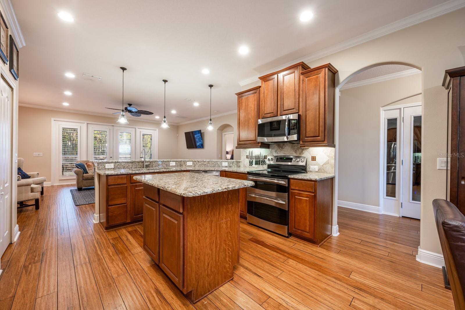 863 STRATHMORE DR, ORLANDO, FL, 32803