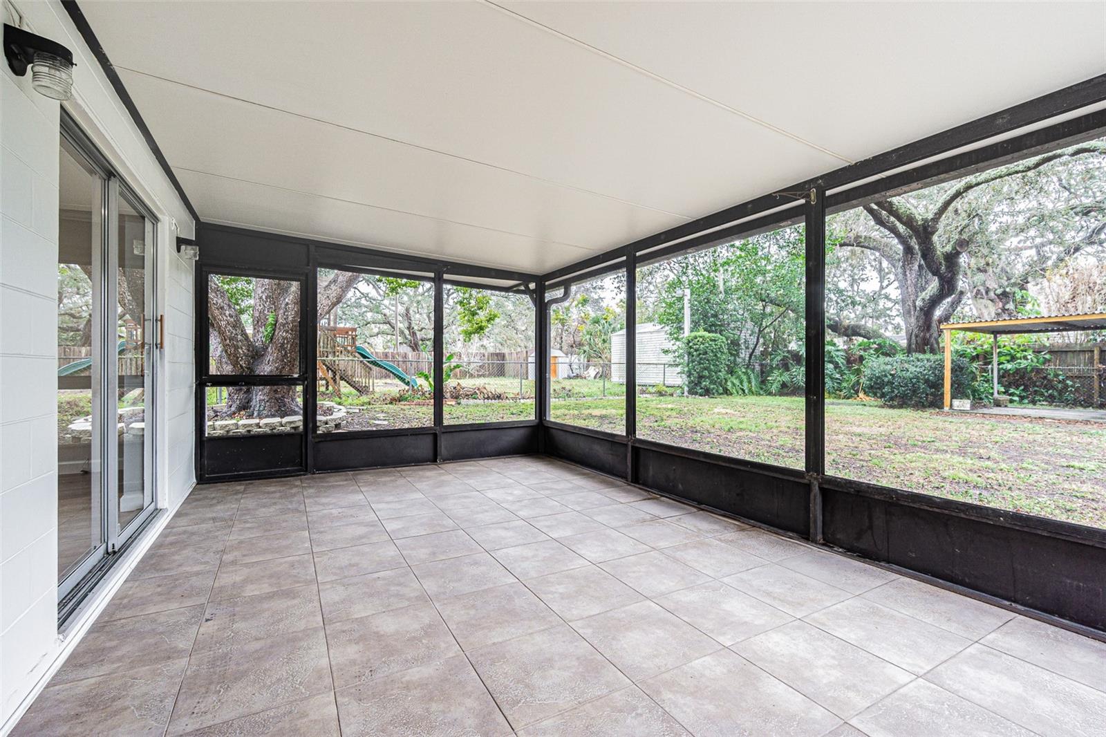 2004 W MEADOWBROOK AVE, TAMPA, FL, 33612