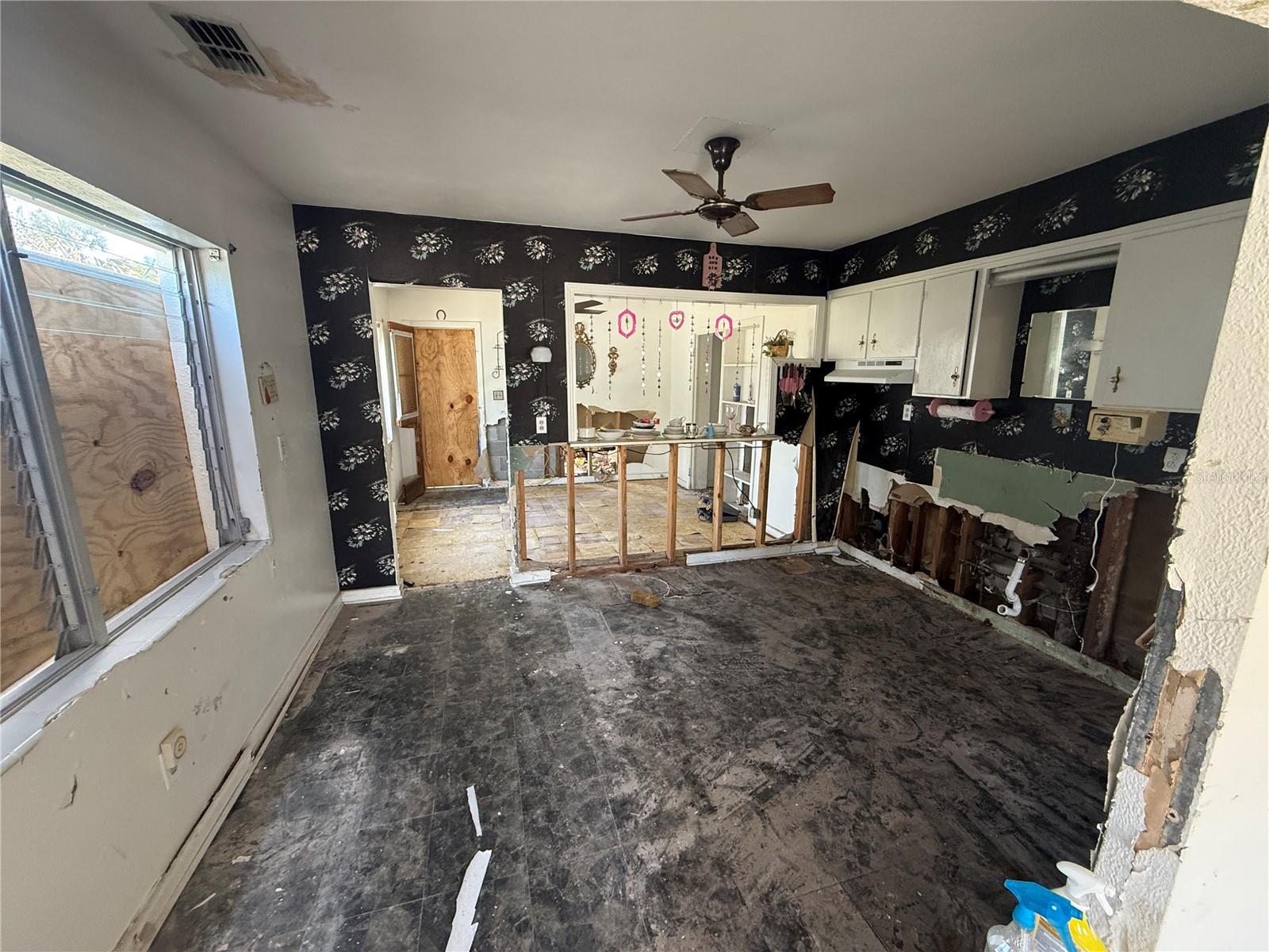 14236 PALM ST, MADEIRA BEACH, FL, 33708