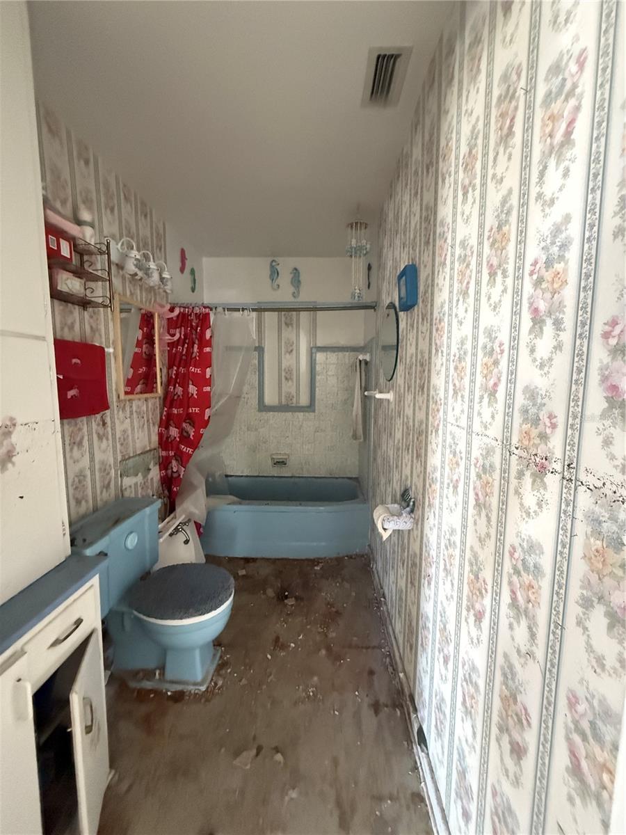 14236 PALM ST, MADEIRA BEACH, FL, 33708