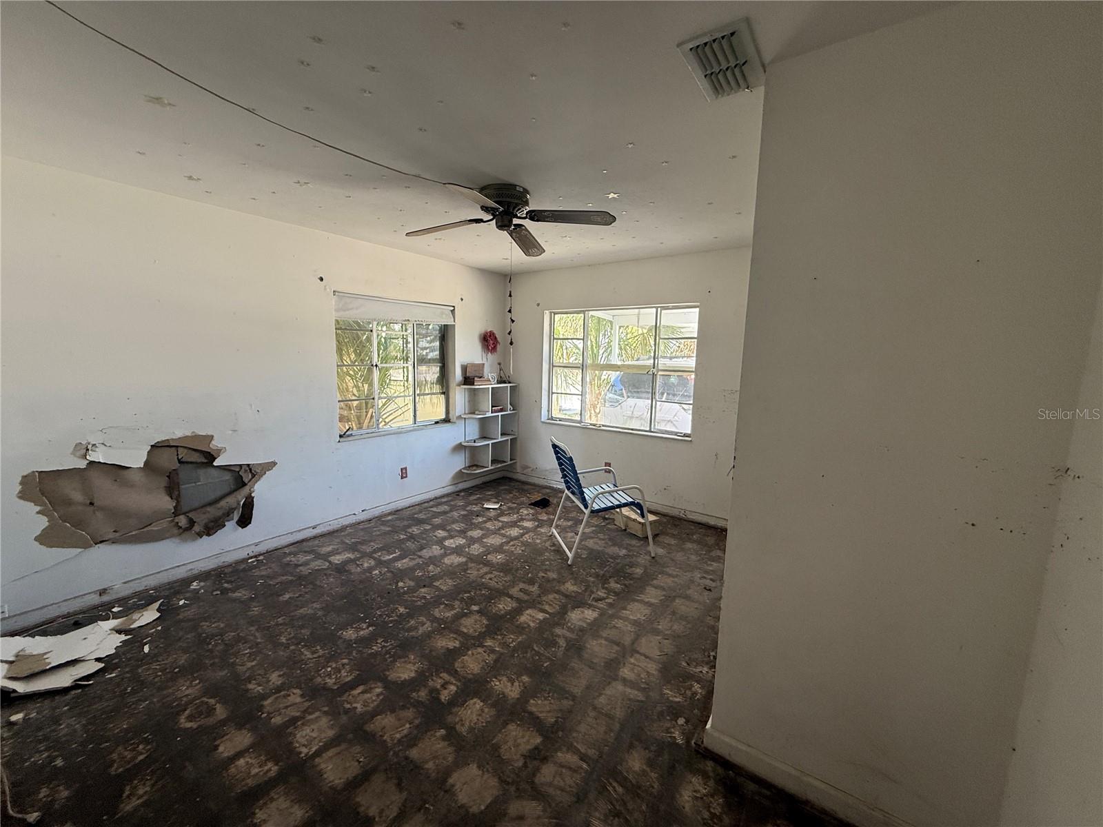 14236 PALM ST, MADEIRA BEACH, FL, 33708