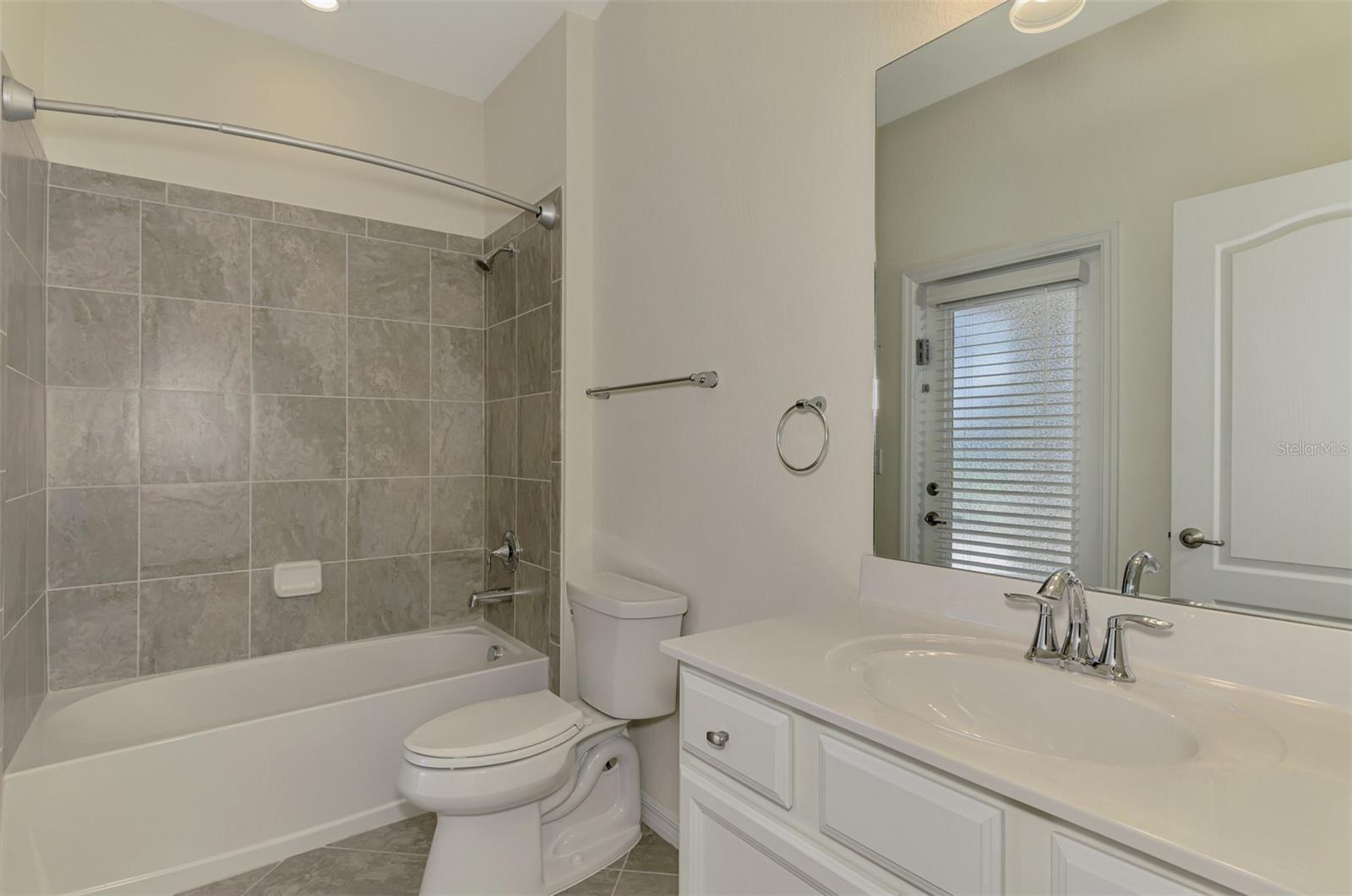 9895 WINGOOD DR, VENICE, FL, 34292