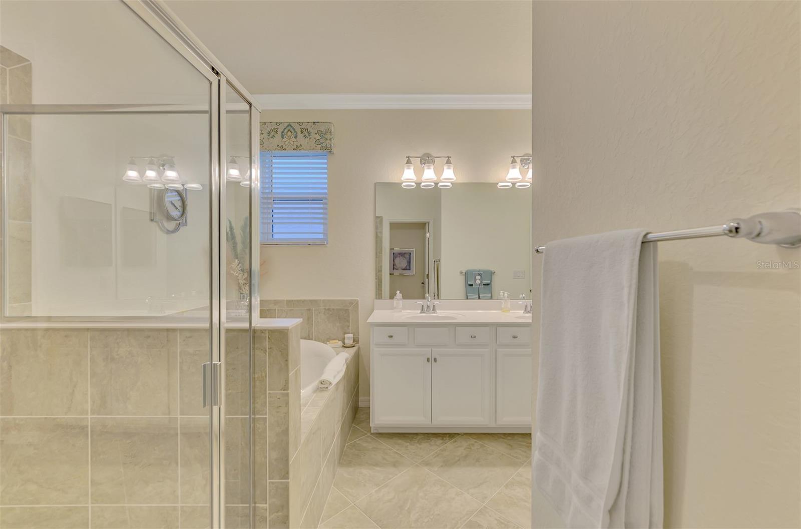 9895 WINGOOD DR, VENICE, FL, 34292