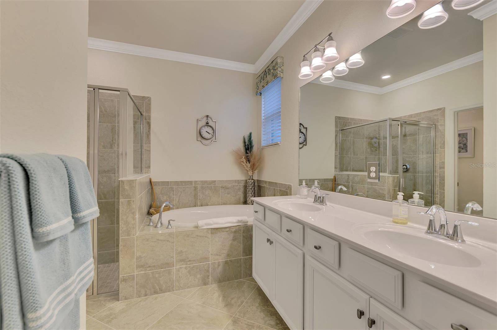 9895 WINGOOD DR, VENICE, FL, 34292