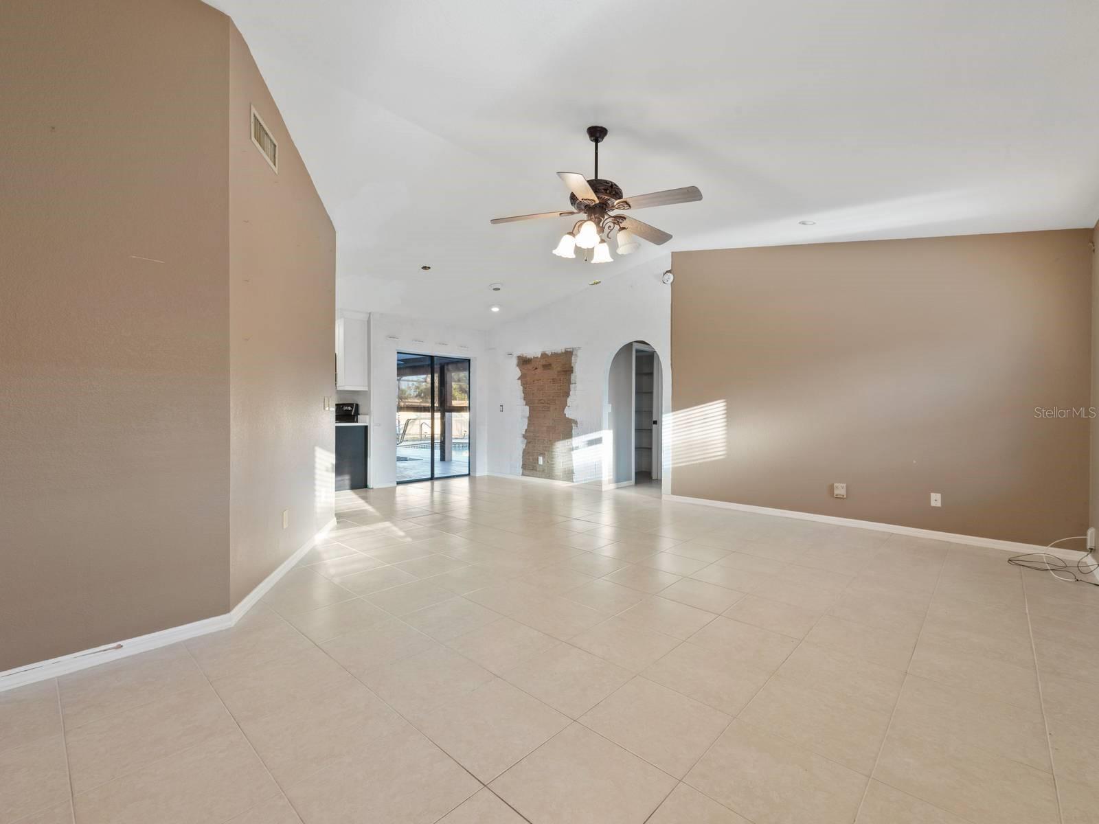 1305 SE 30TH ST, CAPE CORAL, FL, 33904