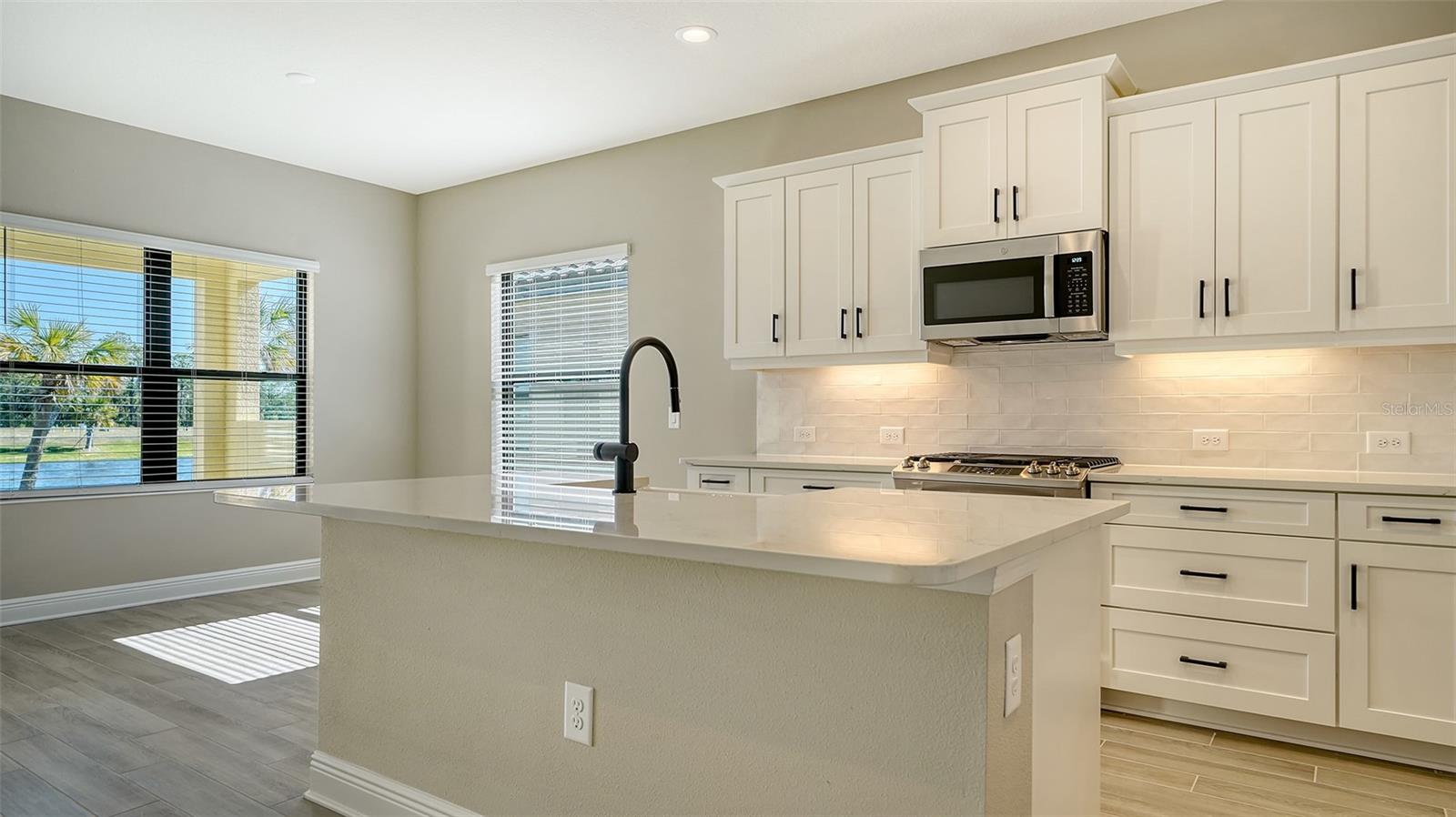 221 BRINDISI CIR, NOKOMIS, FL, 34275