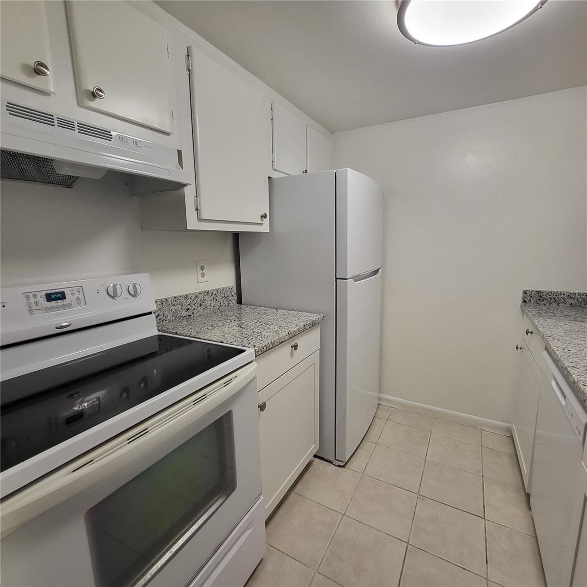 2525 W BAY DR #E11, LARGO, FL, 33770