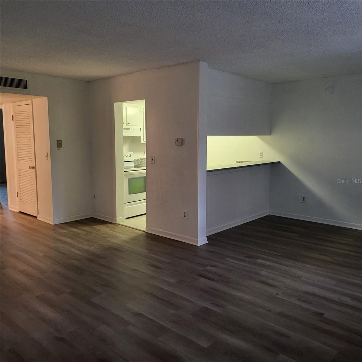 2525 W BAY DR #E11, LARGO, FL, 33770