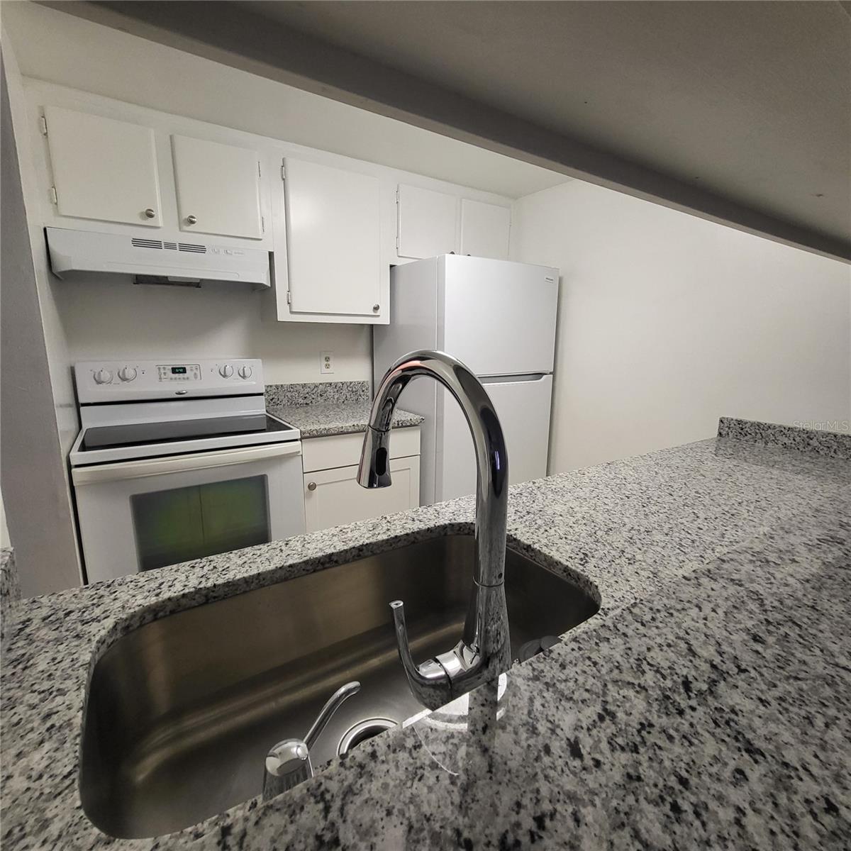 2525 W BAY DR #E11, LARGO, FL, 33770