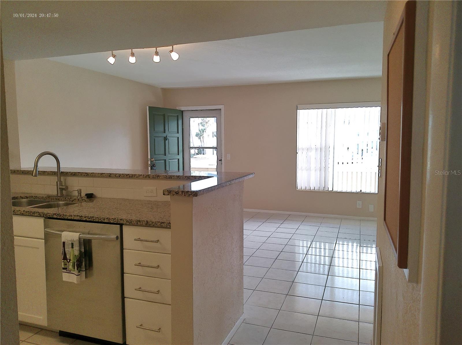 2000 WORLD PARKWAY BLVD #21, CLEARWATER, FL, 33763